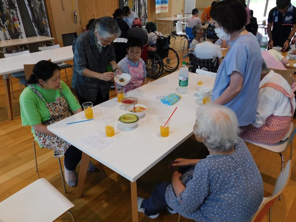 夕食の様子