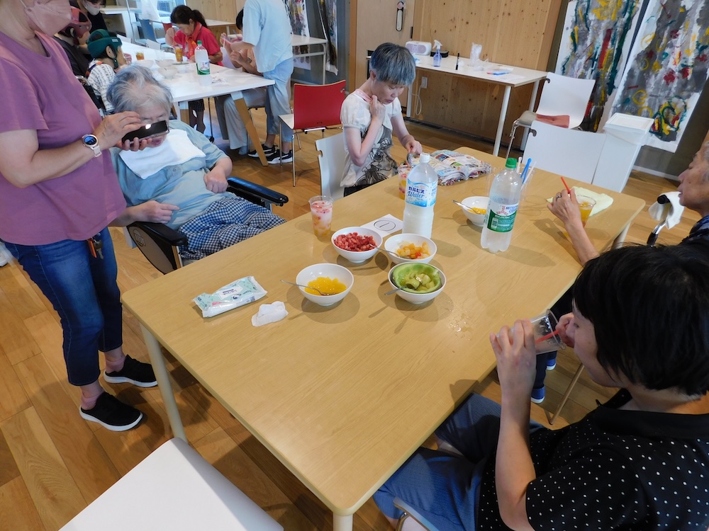 夕食の様子